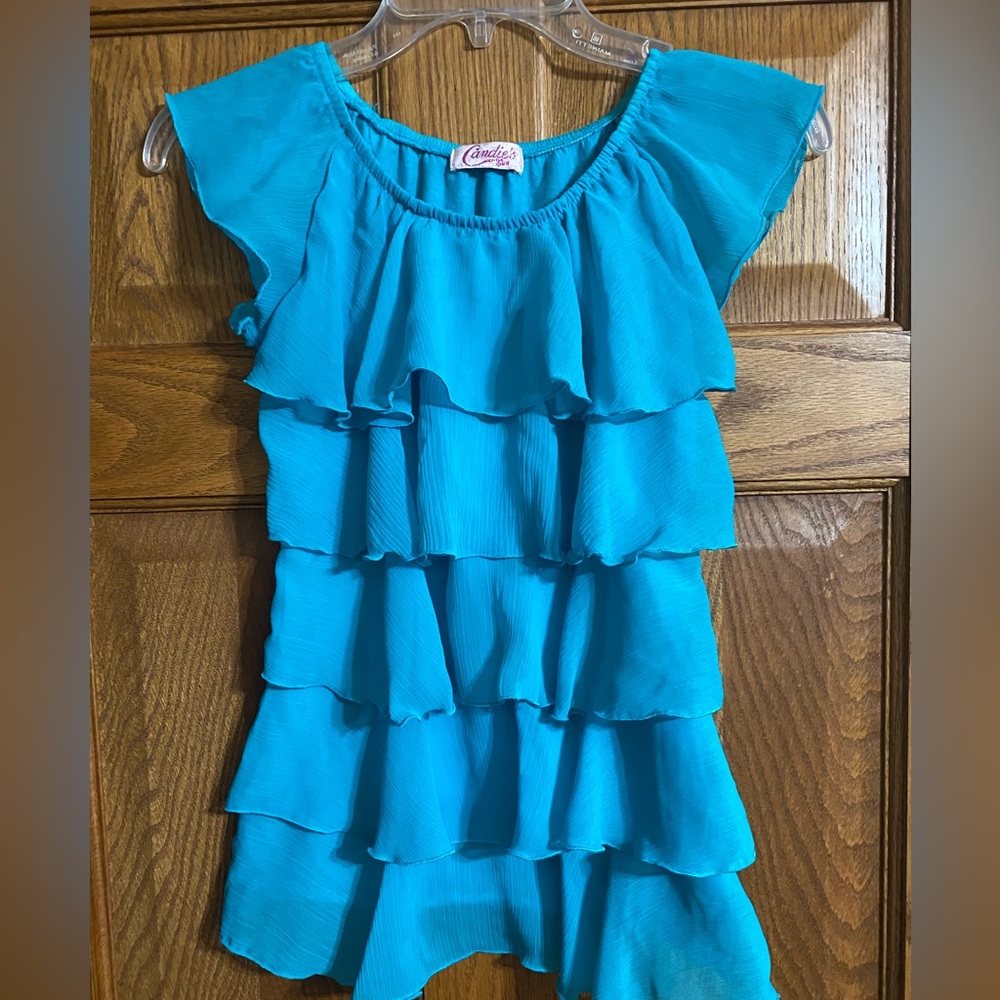 Candie’s sleeveless shirt